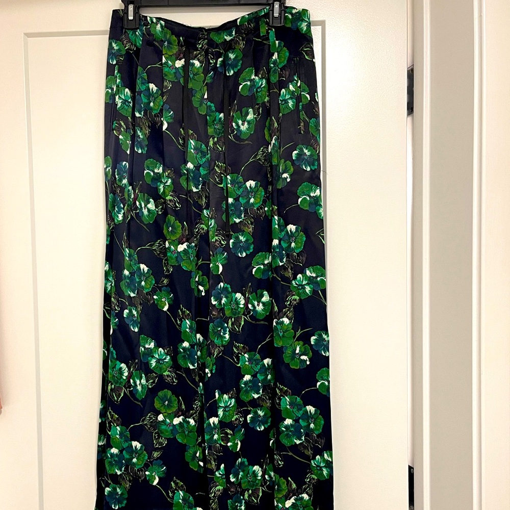 Flare, silky long pants - great for vacation weather and adjustable waist strap.